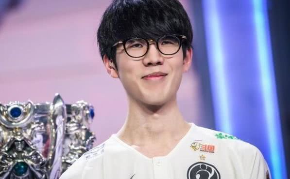 手心手背都是肉！Zoom将做客JDG vs TES官方流解说席