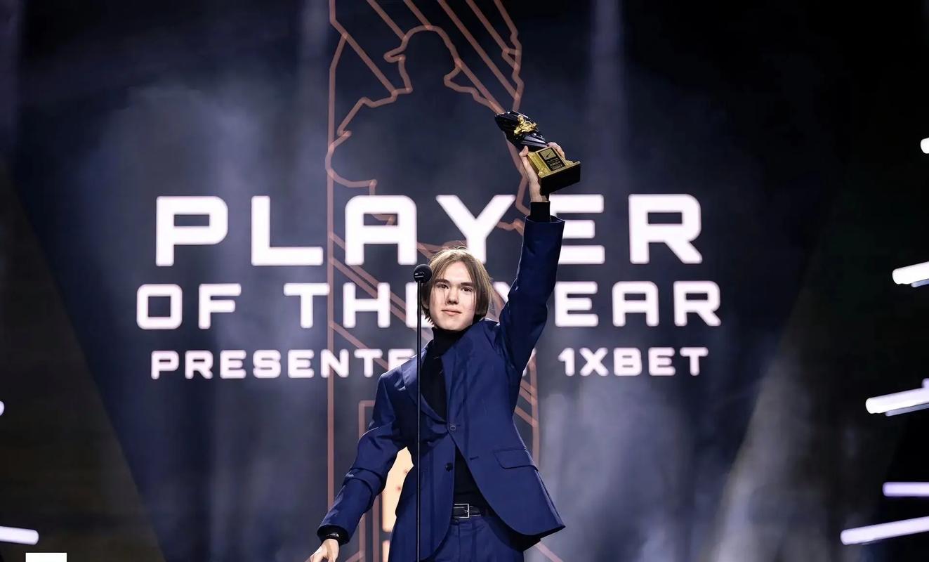 非法“六合彩”内幕：揭秘庄家如何通过“特码”赔率调整确保自身稳赚不赔。（地下“六合彩”黑幕：庄家操控“特码”赔率确保稳赚不赔）