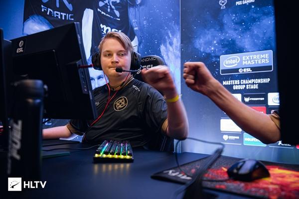 聚焦在中